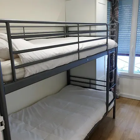 Petit Trianon-etoile * Paris